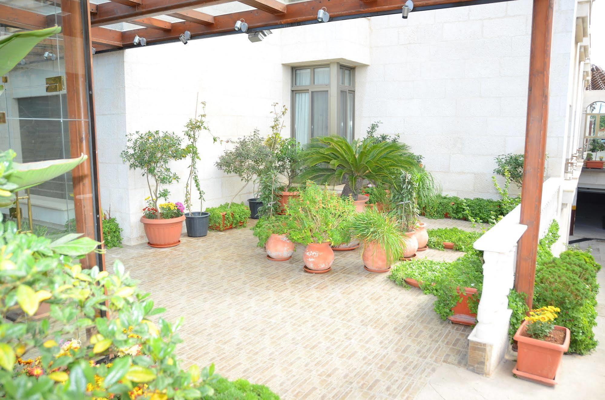 Jad Hotel Suites Amman Eksteriør bilde
